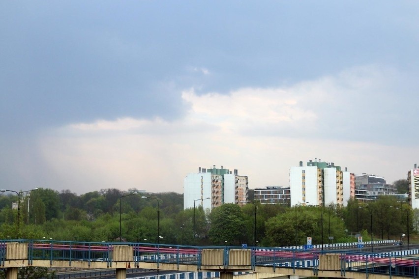 Spodziewana są burze z gradem w południowej i zachodniej...