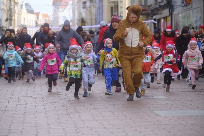 Bieg dla najmłodszych otworzyły Weekend Świętych Mikołajów w...