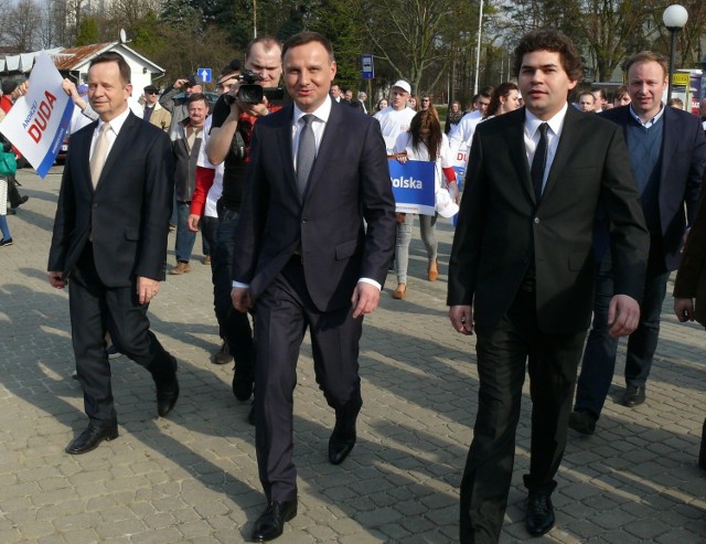 Andrzej Duda (w środku) w towarzystwie marszałka Władysława Ortyla (z lewej) i prezydenta Stalowej Woli Lucjusza Nadbereżnego.