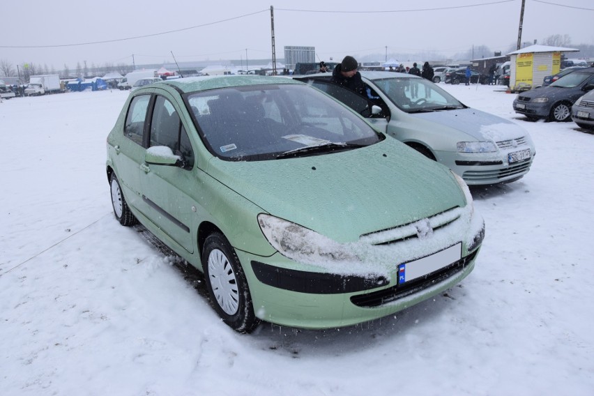 1. Peugeot 307. Silnik 1,6 benzyna, rok produkcji 2001, cena...