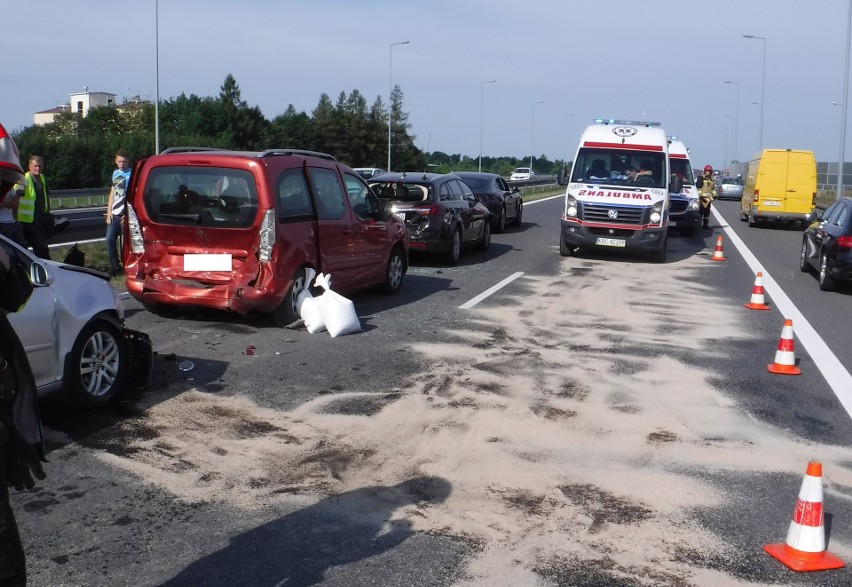 Dwa wypadki na autostradzie A4. Utrudnienia koło Bochni