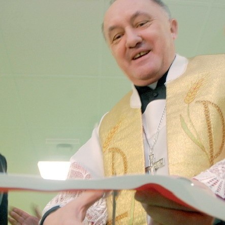 Zaledwie kilka tygodni temu biskup Kazimierz Nycz otwierał stację dializ w Słupsku.