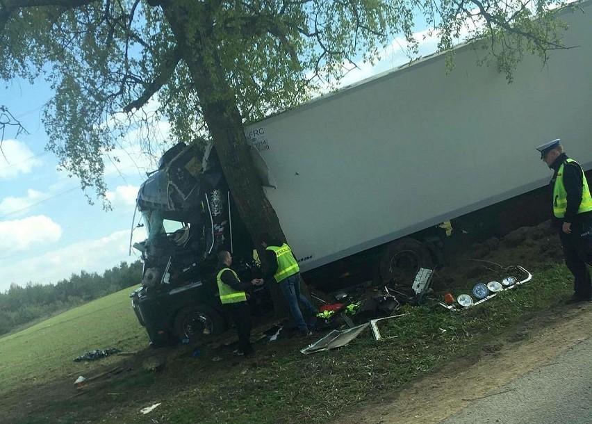 Śmiertelny wypadek kierowcy tira w m. Pęsy-Lipno