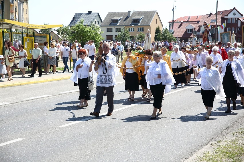 Procesja Bożego Ciała w parafii pw. Zbawiciela Świata w Ostrołęce (zdjęcia)