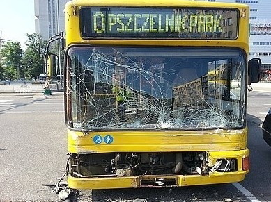 Wypadek autobusu i tramwaju w Katowicach
