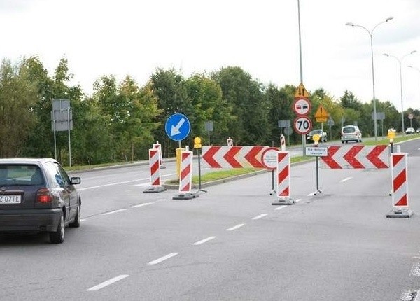 Od piątku jedna jezdnia ul. Gdańskiej (dwa pasy ruchu w kierunku Słupska) na odcinku około 1,5 kilometra została wyłączona dla ruchu samochodowego.