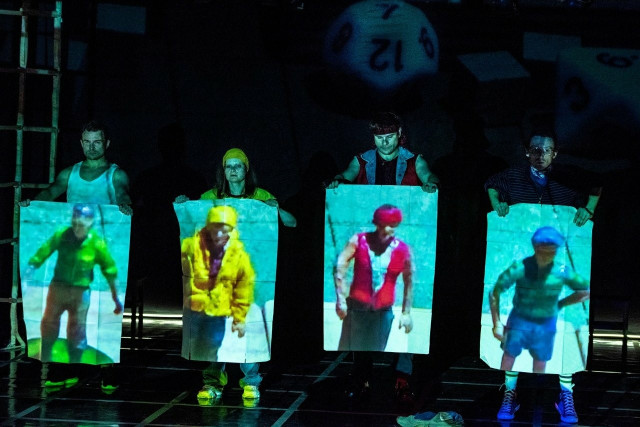 "Nie płacz, Nemeczku" czyli słów kilka o tym, czy warto być bohaterem, czy lepiej sobie po prostu spokojnie żyć. Teatr PAPAHEMA w formie!