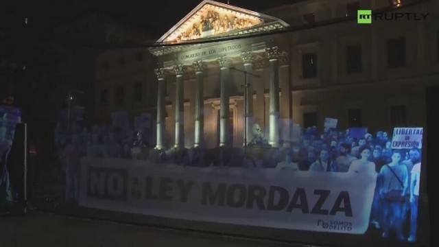 Hologramy zamiast protestujących. Nietypowa demonstracja w Madrycie