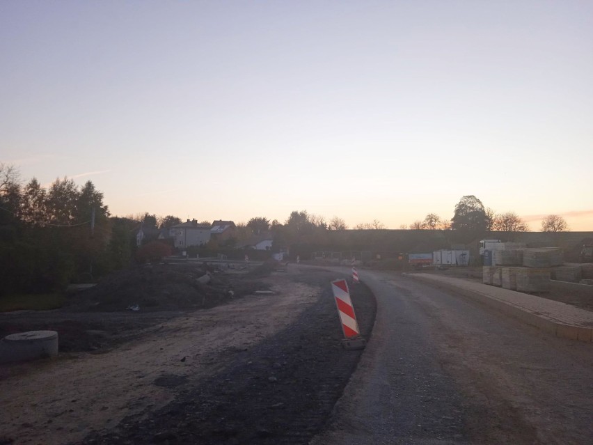 Przebudowa drogi wojewódzkiej nr 835 z Przeworska do Kańczugi. Mieszkańcy: Kiedy wreszcie skończą się te utrudnienia? [ZDJĘCIA]