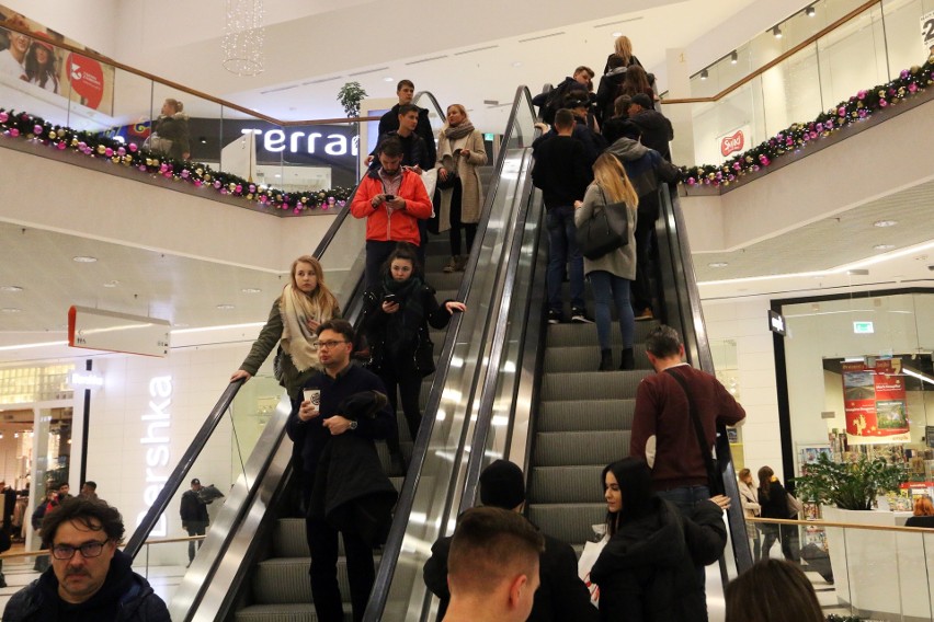 Black Friday w Lublinie. Wyjątkowe promocje, okazje i obniżki. Ludzie tłumnie ruszyli na zakupy (ZDJĘCIA)