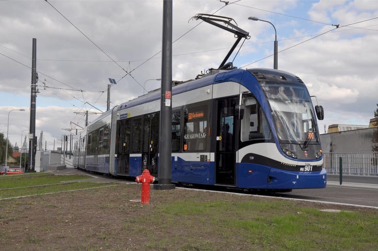 Najdłuższy w Polsce tramwaj z Pesy 