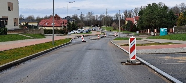 Remont ulicy Prostej w Koszalinie trwa od października 2021 roku.