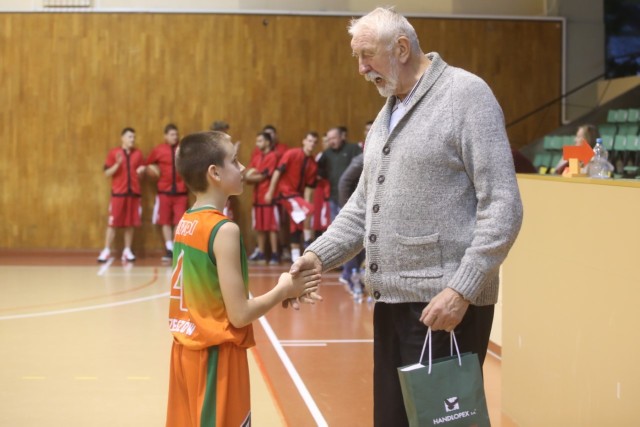 Zdzisław Myrda, ojciec Wojciecha, wciąż pracuje na rzecz rzeszowskiego basketu