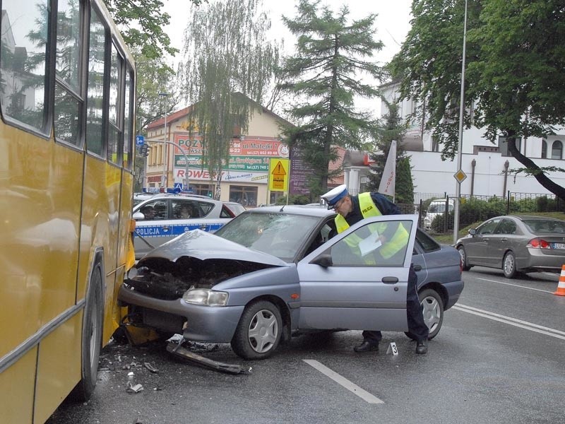 Do wypadku doszło ok. godz. 9 na ulicy Dąbrowskiego, przed...