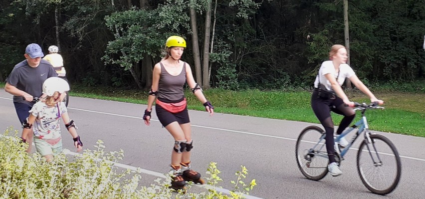 Na Muchowcu w weekend spotkać można miłośników rolek,...