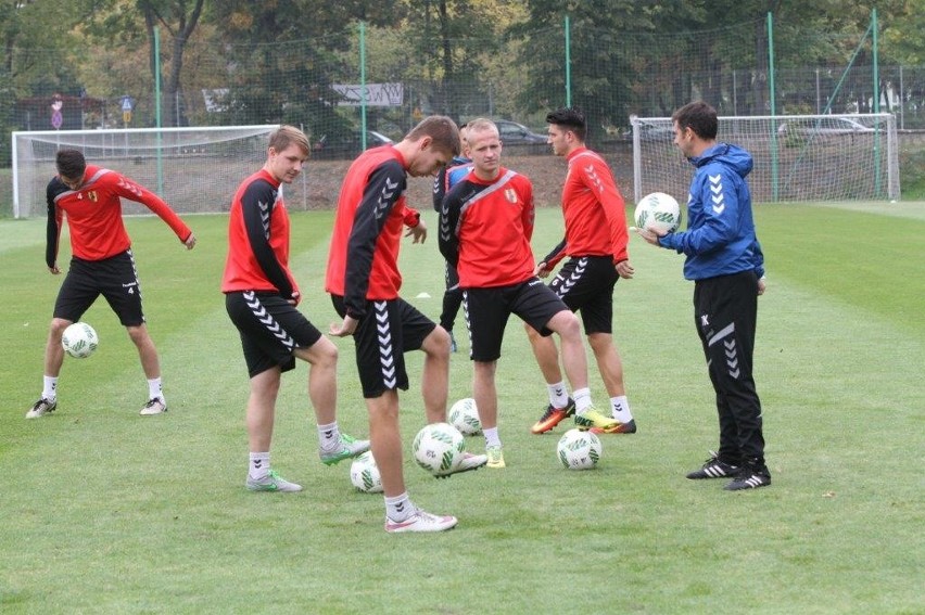 Piłkarze Korony podczas środowego treningu.