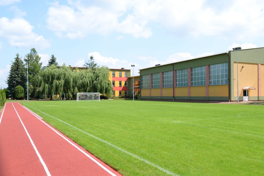 Ciechanowiec. Budowa kompleksu sportowego przy szkole zakończona (zdjęcia)