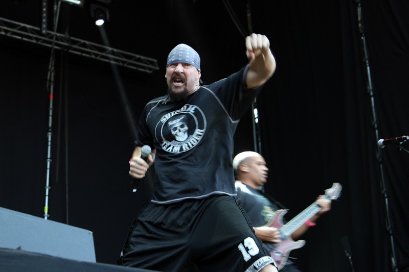 Suicidal Tendencies zagrali szybko i ostro.