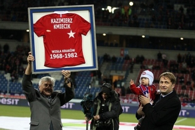 Kazimierz Kmiecik otrzymał symboliczną koszulkę