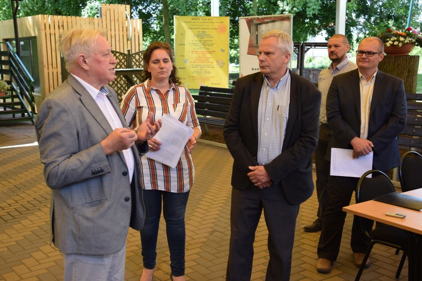 Pożar w Łabiszynie: Mieszkańcy ulic Rynarzewskiej i Przemysłowej domagają się likwidacji zakładu. - Zagraża środowisku! [zdjęcia, wideo]