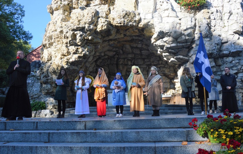 Pielgrzymka Dzieci Maryi na Górę św. Anny. Już druga w tym roku. Zobacz zdjęcia