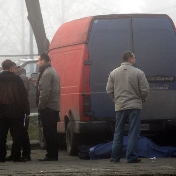 Prawdopodobnie przyczyną zgonu mężczyzny, handlującego na bazarach w Grębowie, był zawał serca.