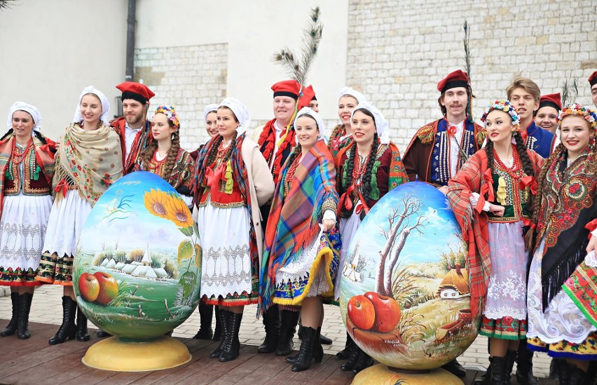 Targi Wielkanocne. Palmy, koszyczki i "Pisanice od srca"