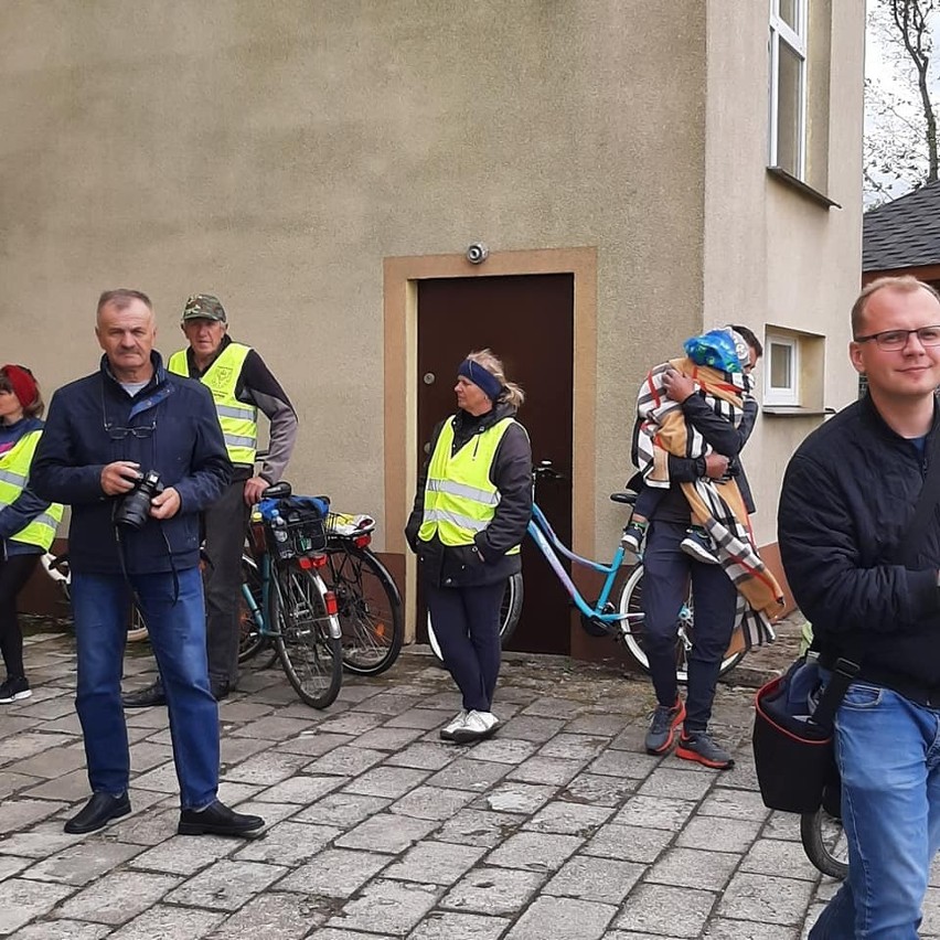 Członkowie Stowarzyszenia Lepsza Gmina Gniewoszów wzięli udział w Rodzinnym Rajdzie Rowerowym - zobacz zdjęcia