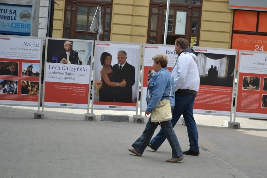 Wystawę poświęconą Lechowi Kaczyńskiemu można oglądać na...