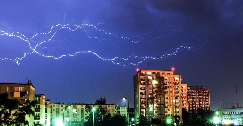 Burze znów przejdą nad woj. śląskim. Instytut Meteorologii i...