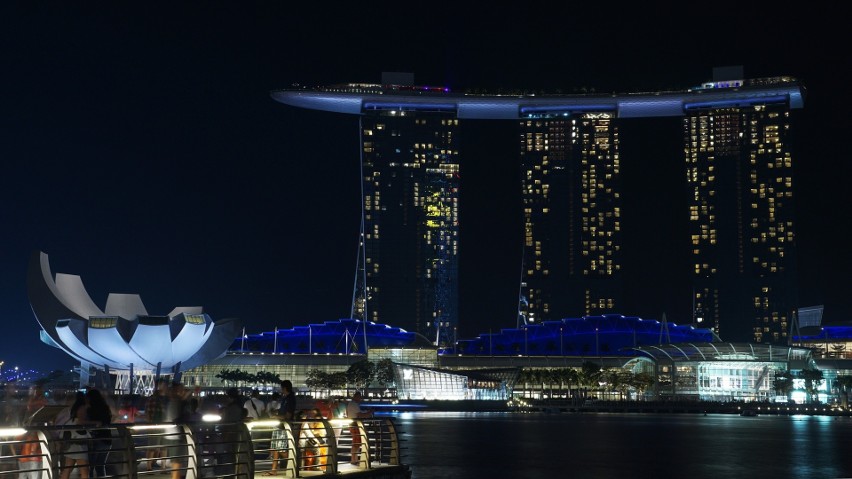 Singapur to niezwykłe miasto-państwo, mieszczące się w...