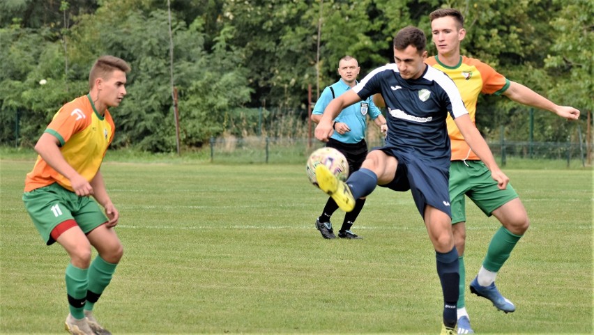 V liga piłkarska, Wadowice: Nadwiślanin Gromiec - LKS Żarki...