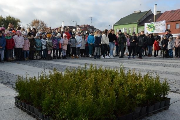 Maków Maz. "Maków - miasto czystego powietrza" - happening na makowskim rynku