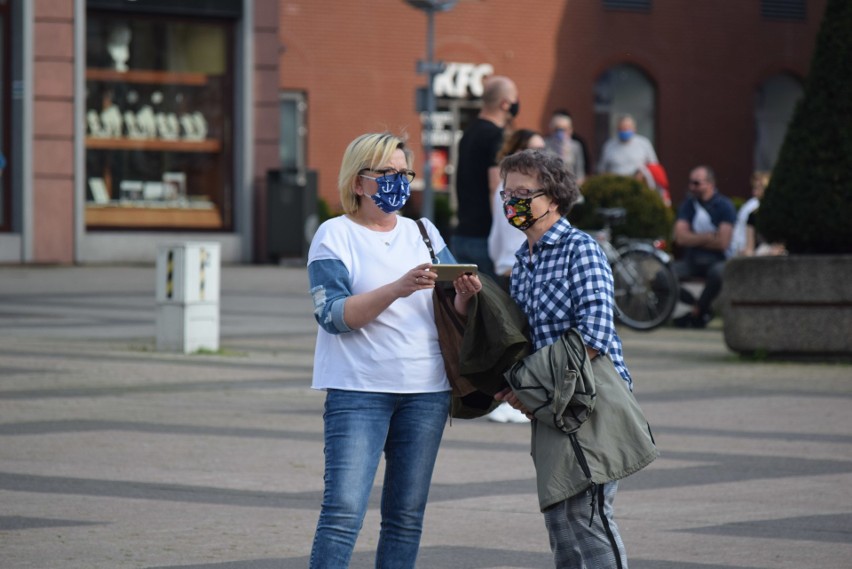 Mieszkańcy Rybnika na rynku protestowali przeciwko cenzurze...