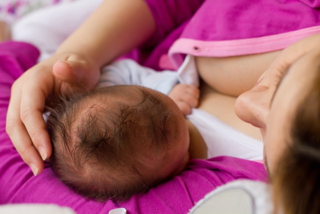 Ciąża i okres naturalnego karmienia ma ogromny wpływ na wygląd piersi.