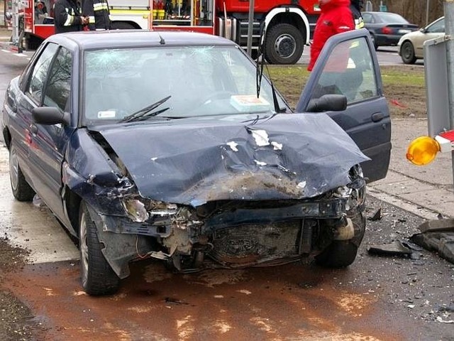 Śmiertelny wypadek, zderzył się ford z polonezem.