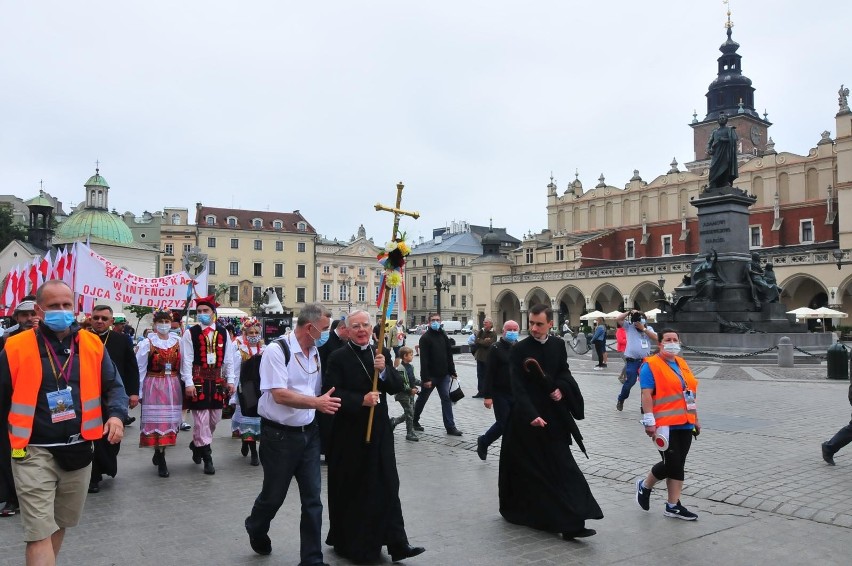 Kraków. Na pielgrzymkę do Częstochowy można iść tradycyjnie i... online. Pątnicy ruszają 1 sierpnia spod Wawelu
