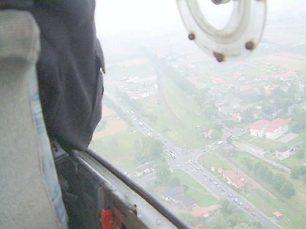 Skrzyżowanie w Łysomicach. Co roku w  czasie wakacji tworzą się tutaj kilometrowe  korki. Generalna Dyrekcja Dróg Krajowych i  Autostrad świetnie o tym wie, ale skrzyżowanie  nie może doczekać się przebudowy.