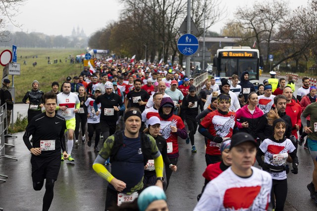 Krakowski Bieg Niepodległości: pobiegli w szczytnym celu