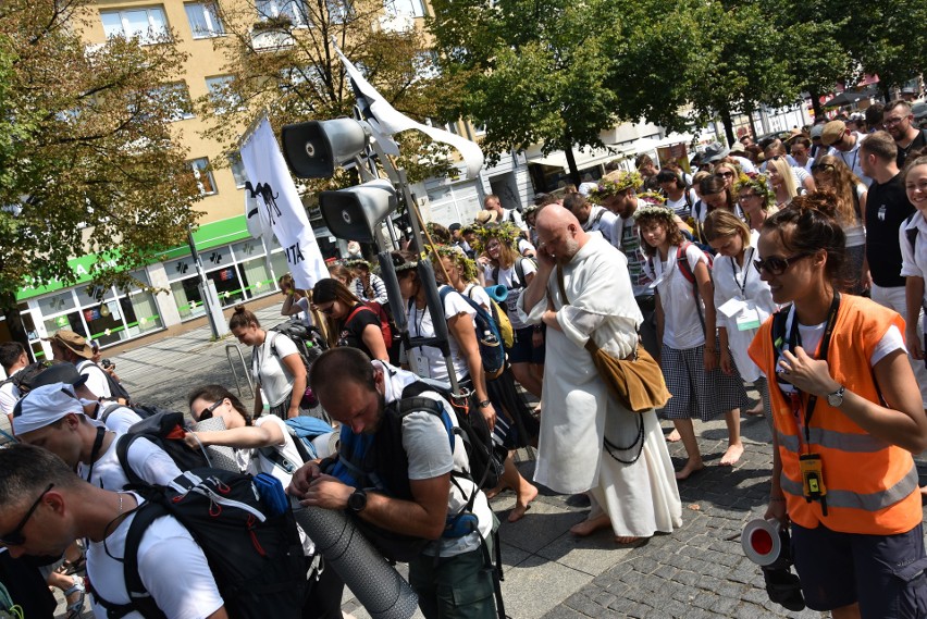 Pielgrzymka Dominikańska dotarła z Krakowa na Jasną Górę ZDJĘCIA Zmęczeni, ale bardzo radośni 