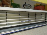 Powolna agonia Tesco w Rzeszowie. Zamknięcie pod koniec października. Już teraz sklep świeci pustkami [ZDJĘCIA] 