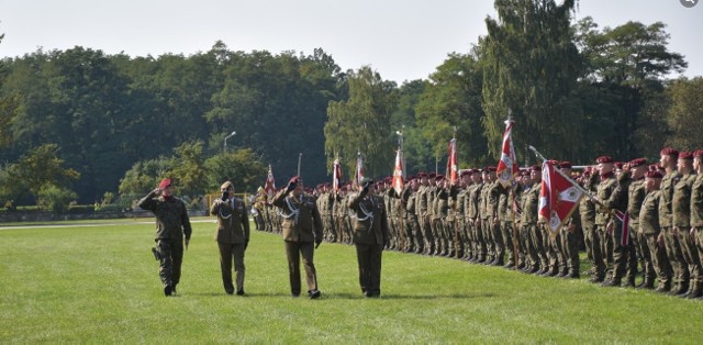 Uroczystość przekazania dowództwa w 25 Brygadzie Kawalerii Powietrznej w Tomaszowie Mazowieckim.