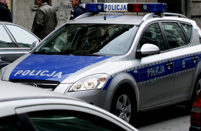 Funkcjonariusze namierzyli i zatrzymali 47-letniego sprawcę, który napadł na kobietę przy ul. Dworcowej.