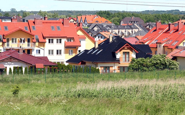 Szczecin: Tanieją mieszkania i działkiCeny nieruchomości na szczecińskim Osowie spadły w ostatnim okresie mniej niż w większości innych dzielnic.