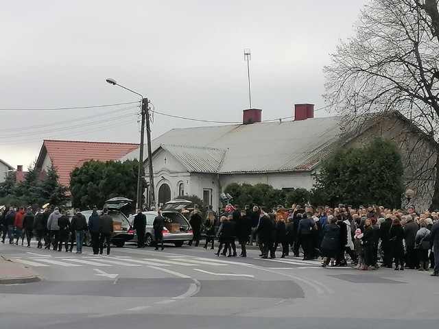 W piątek 8 listopada 2019 odbyły się pogrzeby trzech nastolatków, którzy zginęli w wypadku w Zawierciu-Skarżycach