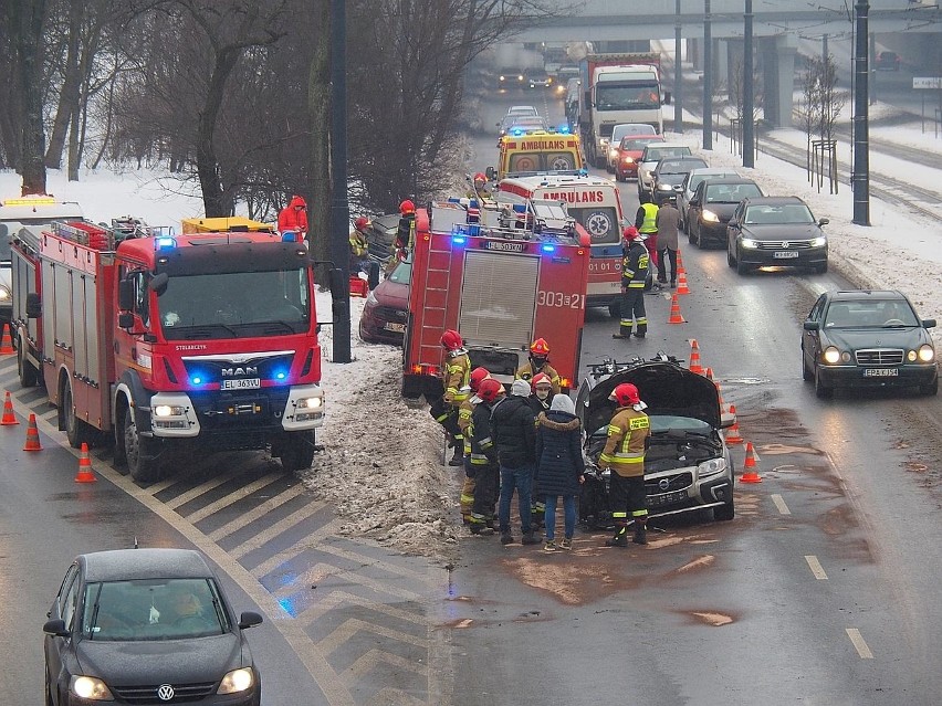 Na alei Mickiewicza w Łodzi, doszło do wypadku z udziałem...