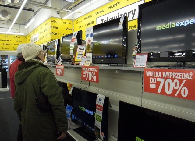 W marketach sieci Media Expert sporo można zaoszczędzić na telewizorach z górnej półki cenowej.