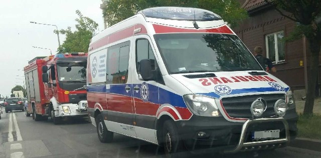 Akcja ratunkowa po wypadku na ulicy Słowackiego w Radomiu.