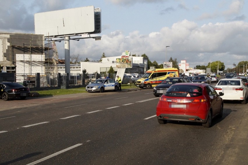 Wypadek na ul. Szczecińskiej w Słupsku. Mężczyzna w szpitalu [ZDJĘCIA]