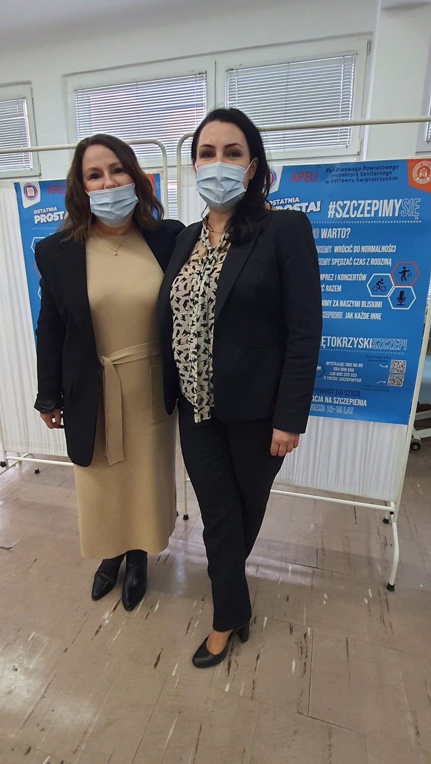 Akcja szczepień w Wyższej Szkole Biznesu i Przedsiębiorczości w Ostrowcu. Stanowczy apel do studentów pielęgniarstwa (ZDJĘCIA)  